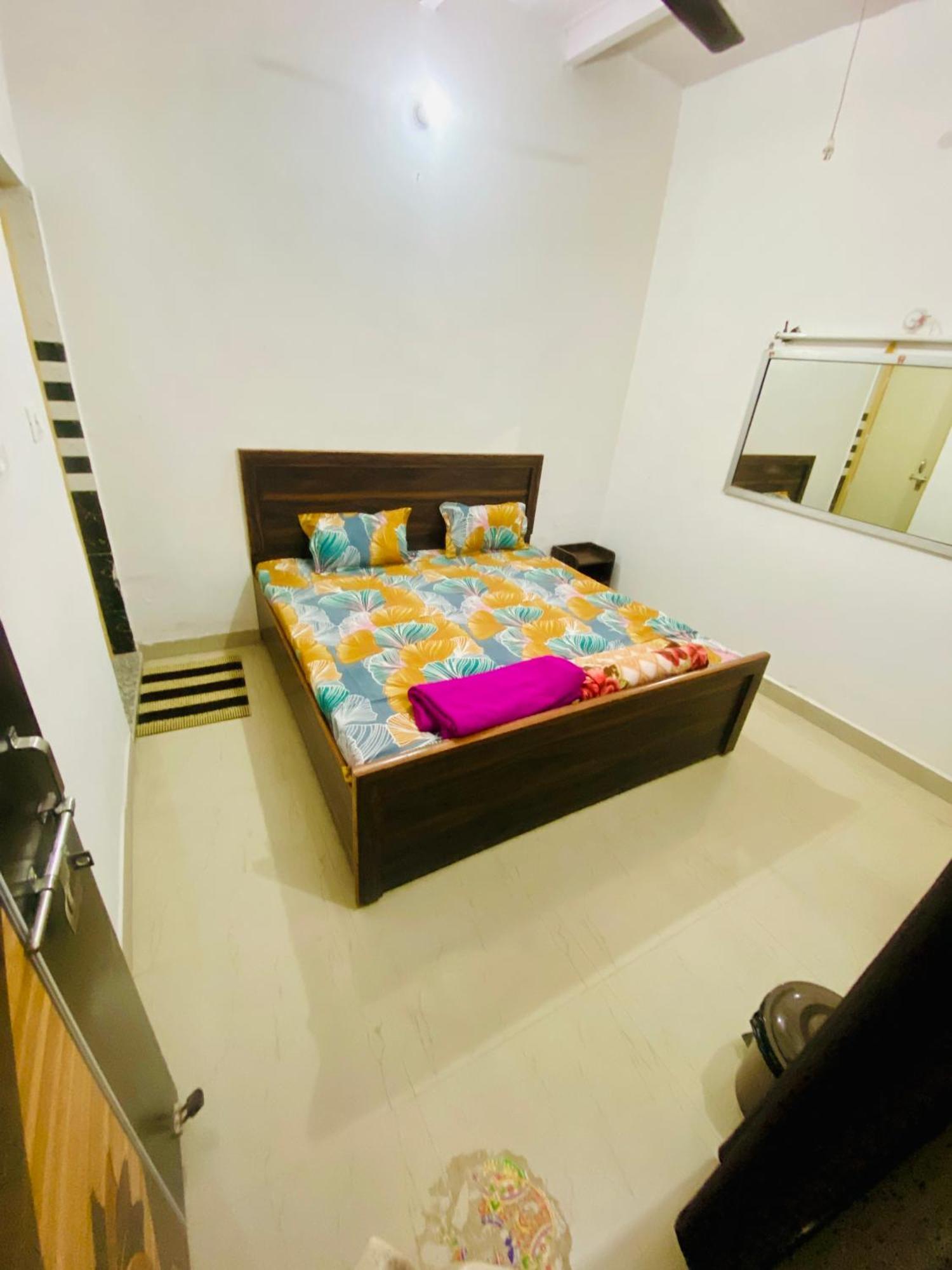Nirupam Sadan Homestay Vrindāvan Exteriér fotografie