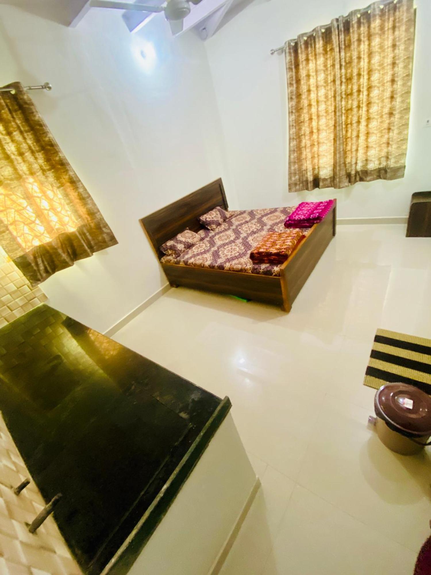 Nirupam Sadan Homestay Vrindāvan Exteriér fotografie