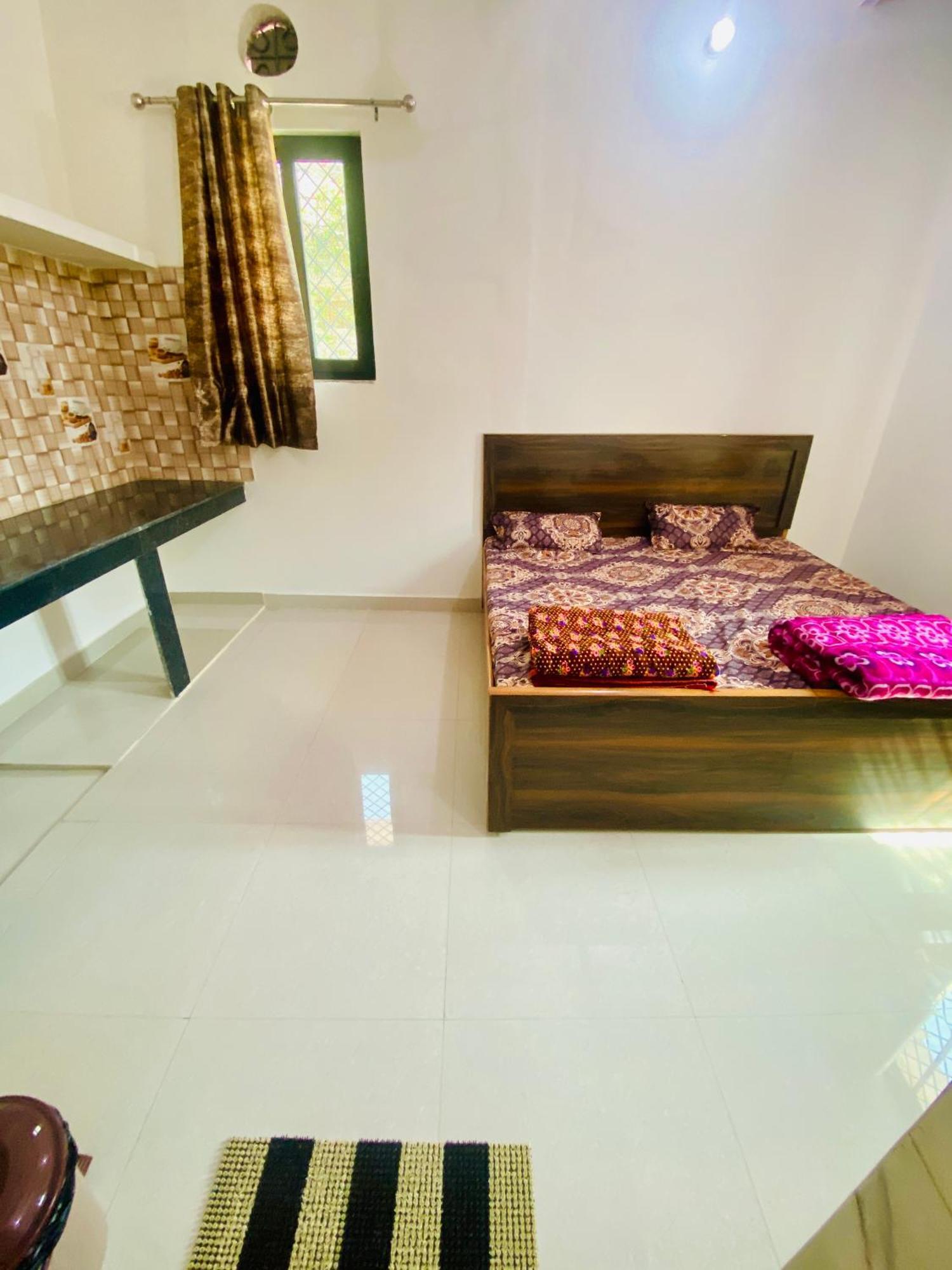 Nirupam Sadan Homestay Vrindāvan Exteriér fotografie