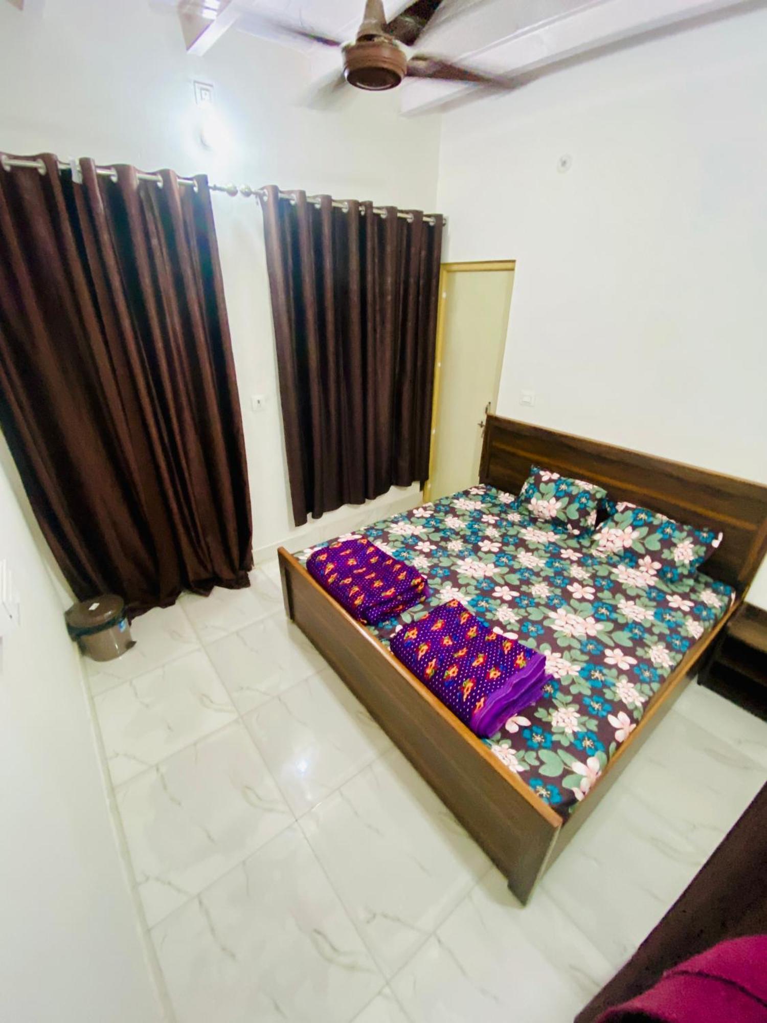 Nirupam Sadan Homestay Vrindāvan Exteriér fotografie